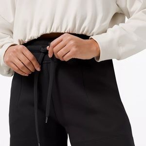 lululemon high-rise shorts BLACK